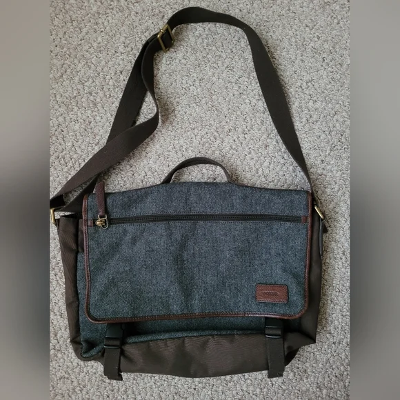 Fossil Bags Fossil Canvas Messenger Shoulder Bag With Adjustable Shoulder Strap Poshmark